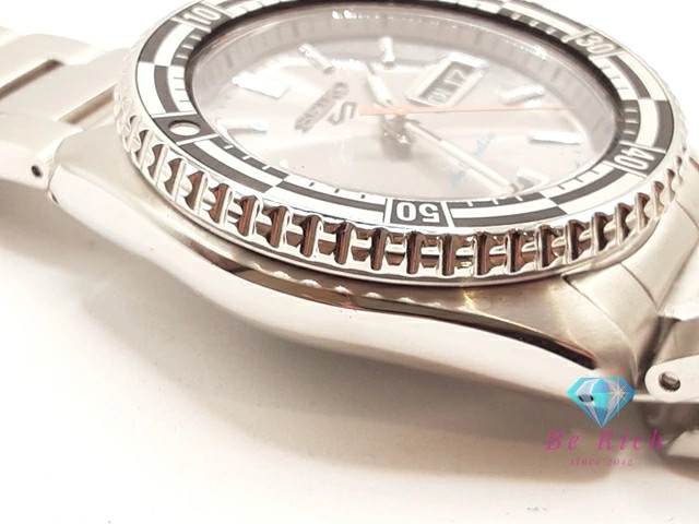 Seiko 5 4R36 15E0 Automatic Men s Wristwatch Day Date Silver SS Bracelet AT Auto