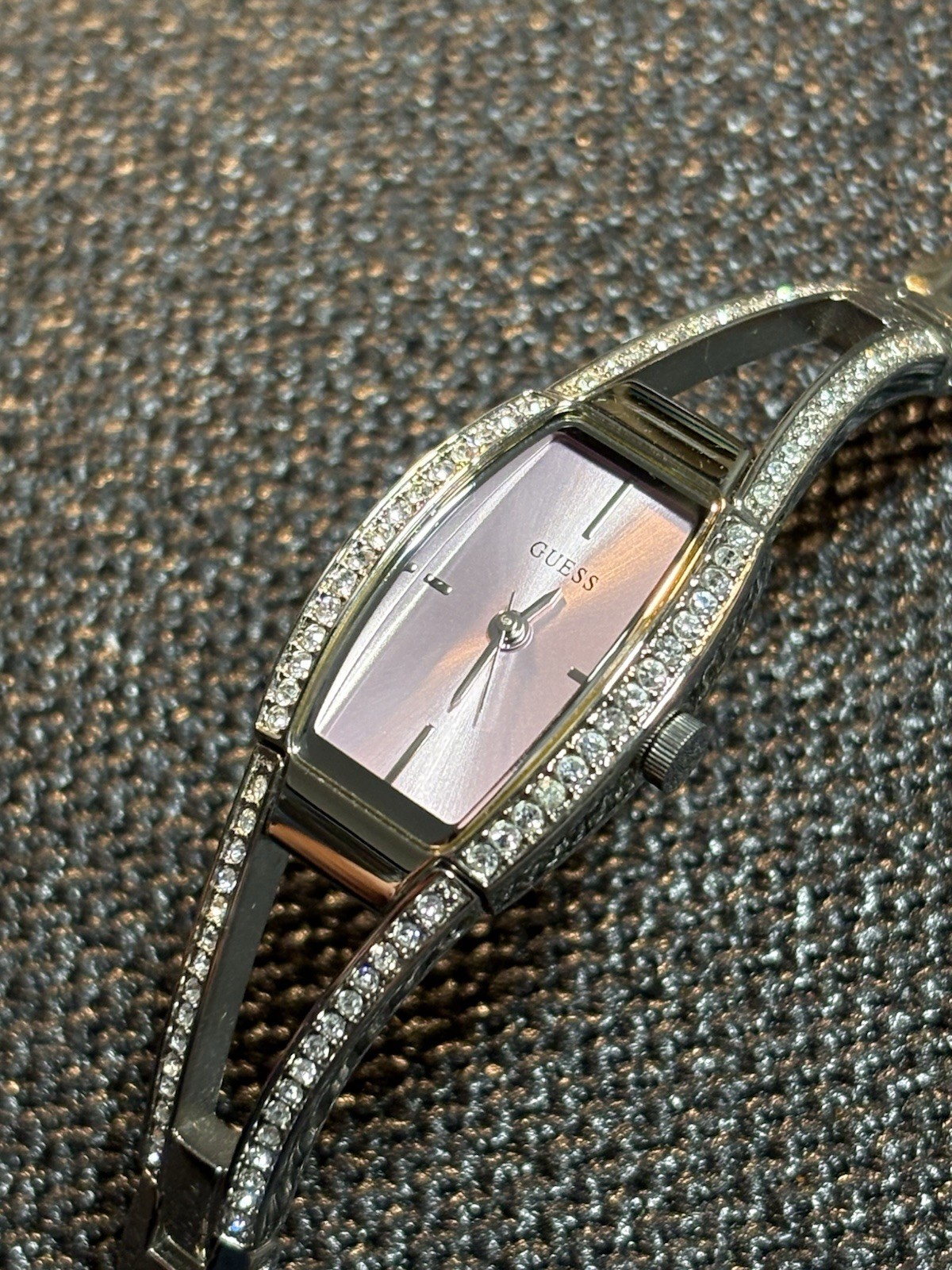 Guess Women’s Dress Watch Silver Tone Gemmed Bezel Light Pink Dial New Bat