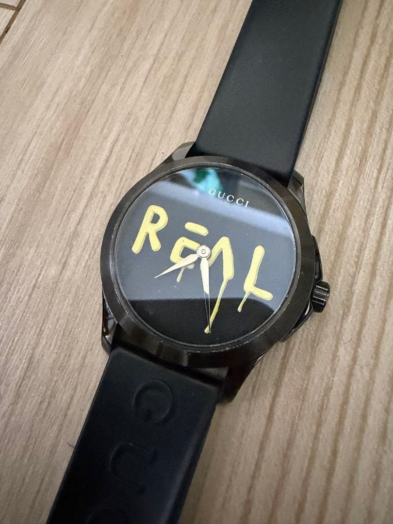 Gucci Real Collection 126.4 Quartz Black Watch with Yellow Logo From Japan