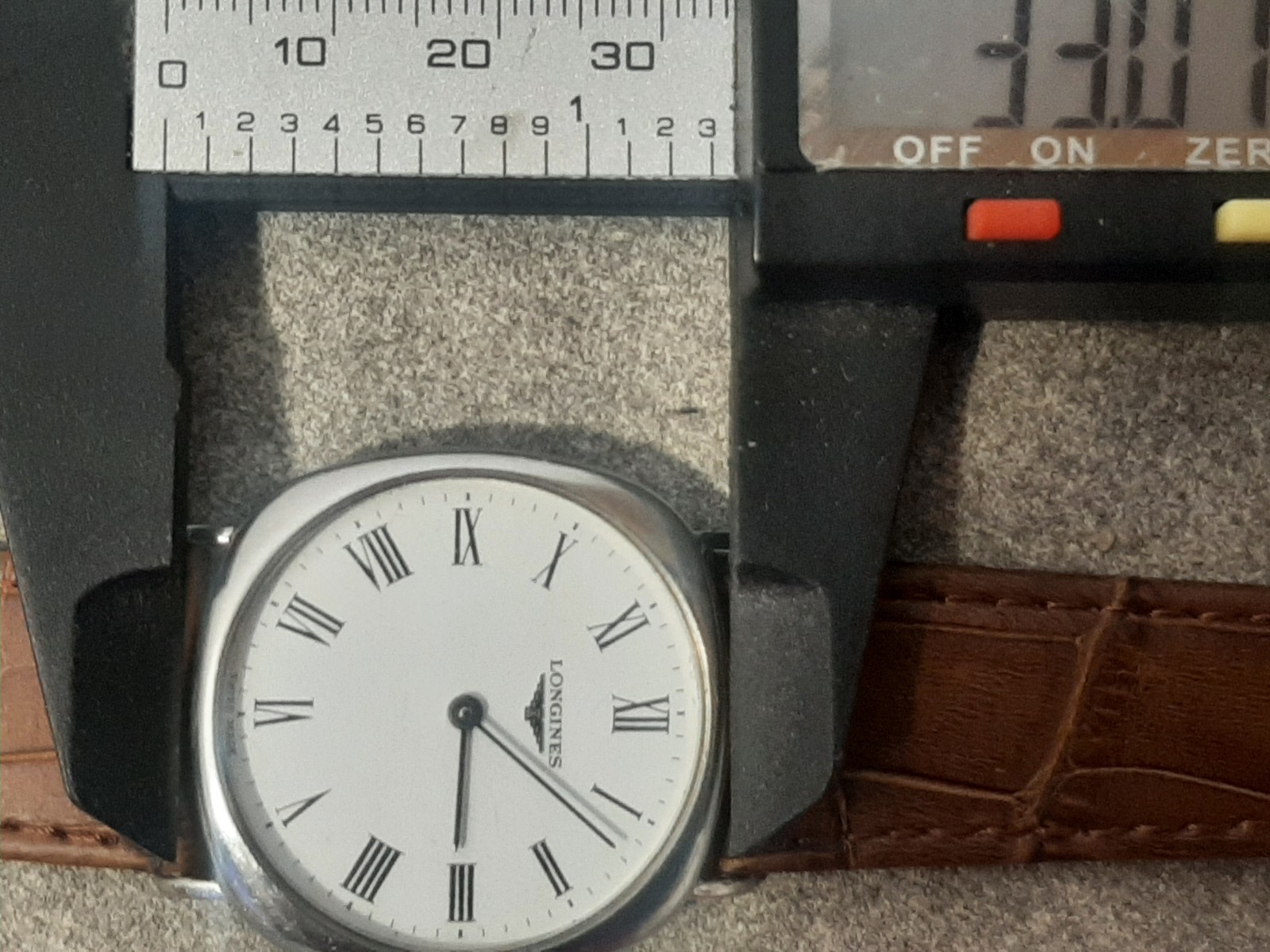 LE GRAND CLASSIQUE DE LONGINES. EXTRA-FLAT MANUAL Cal. 847.4 70s