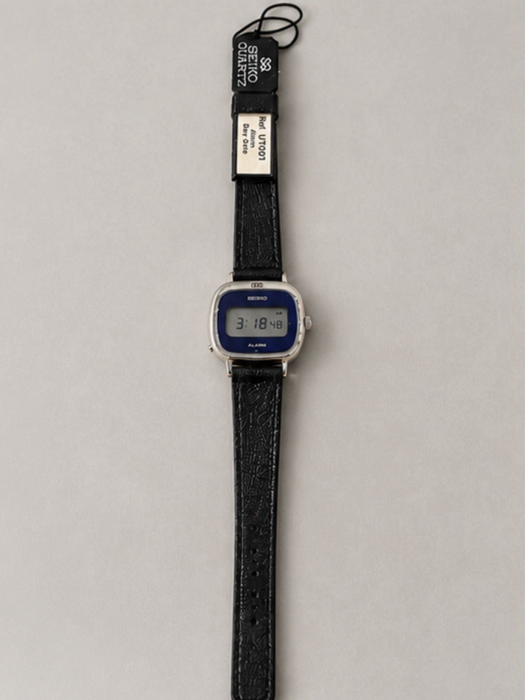 Seiko Quartz Digital Alarm Day/Date Blue-Gray Dial Silver Case Black Leather