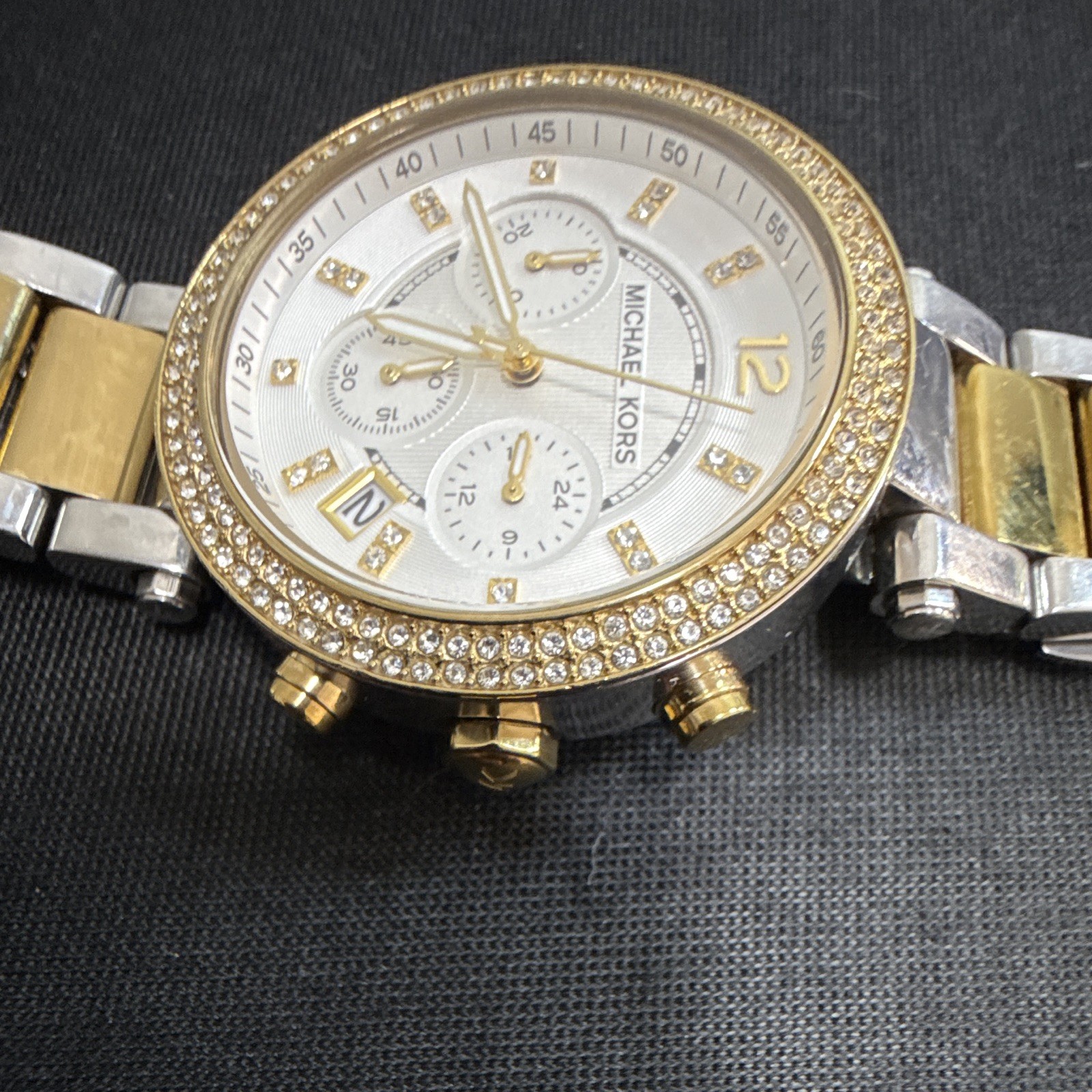 Michael Kors MK-5626 Two-Tone With New Battery! Runs Excellent!