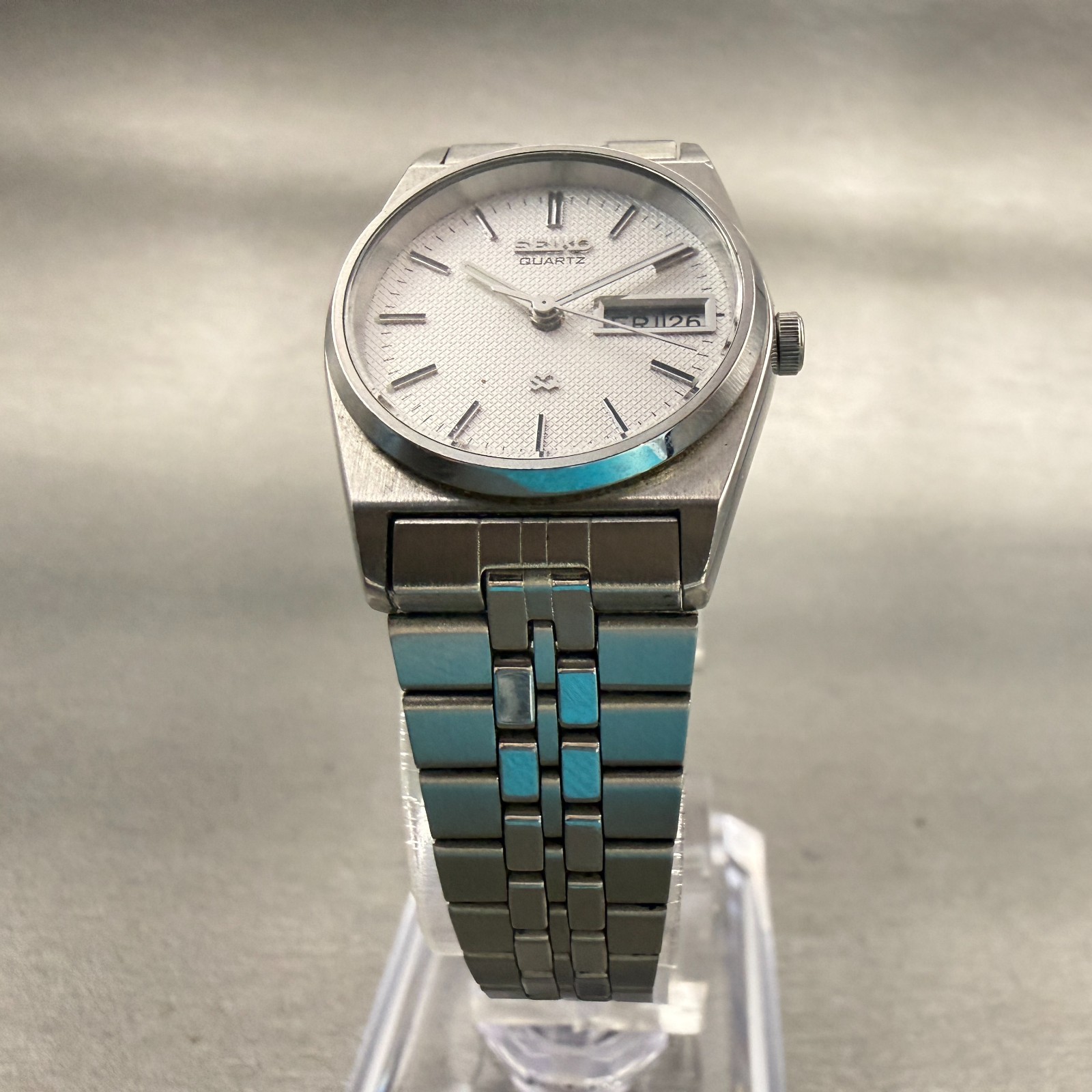 Seiko SQ Watch Women 23mm Silver Dial Silver Daydate Round 2A23-0029 New Battery