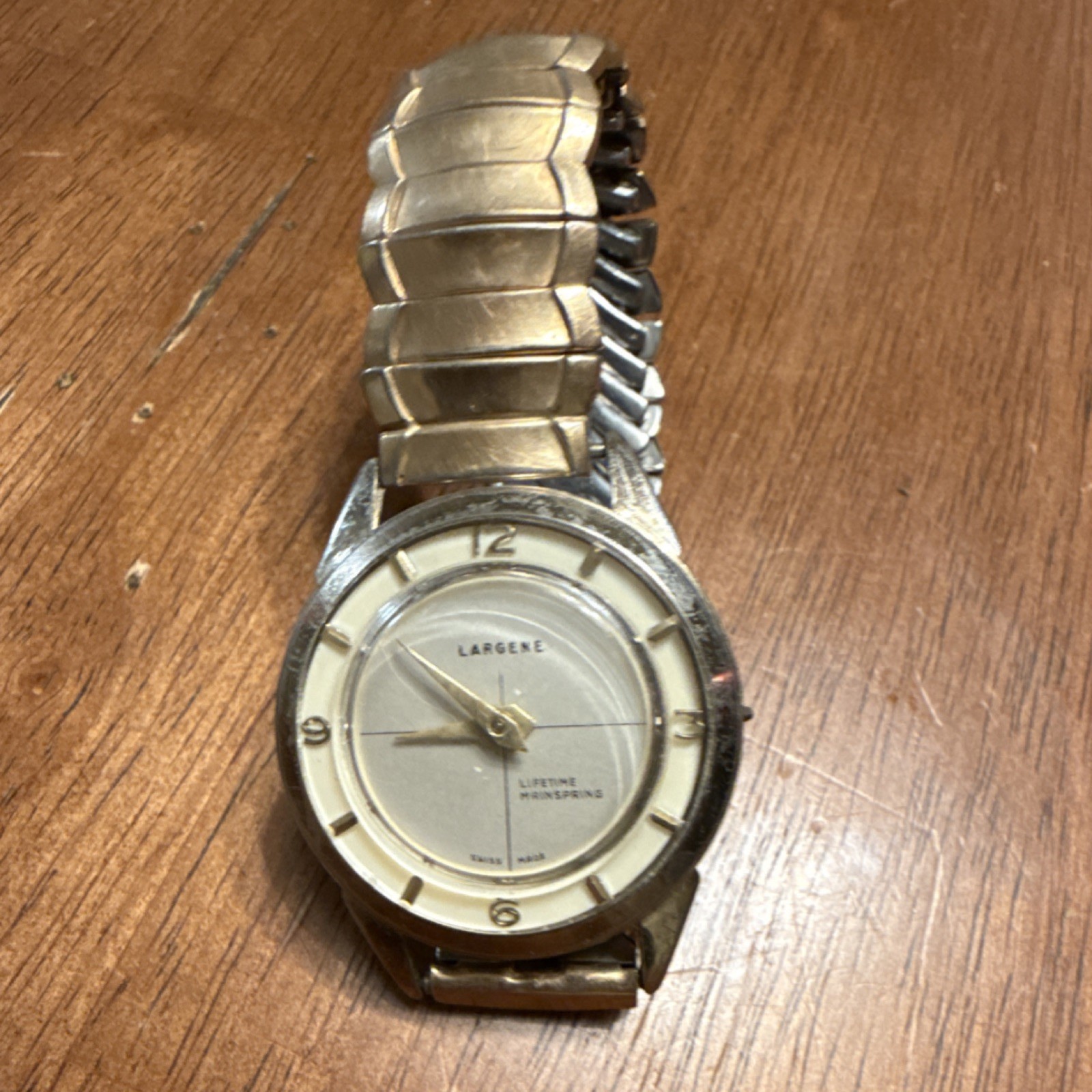 Largene Lifetime Mainspring Men’s Wristwatch Silver Dial Gold Band