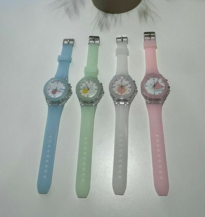 Teen Kids Flash Luminous Silicone Light Colors Trend Quartz Wristwatch
