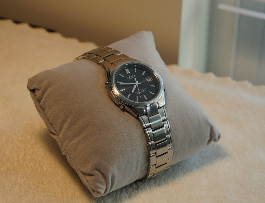 Casio Lineage Watch men 38mm Black Dial Steel Solar LIW-120 Runs New Crystal