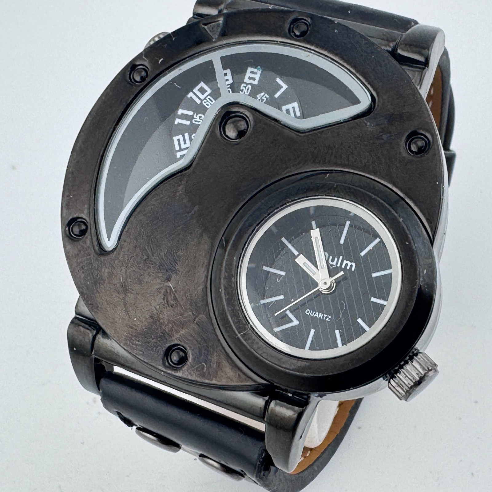 Oulm Quartz Watch 9591 Men Black White Dual Japan Movements Analog New Battery