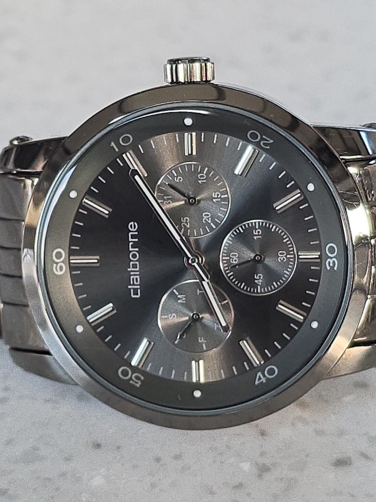 Claiborne CLM1069 Quartz Watch Men 30m Black Day Date Analog New Batt (91C)
