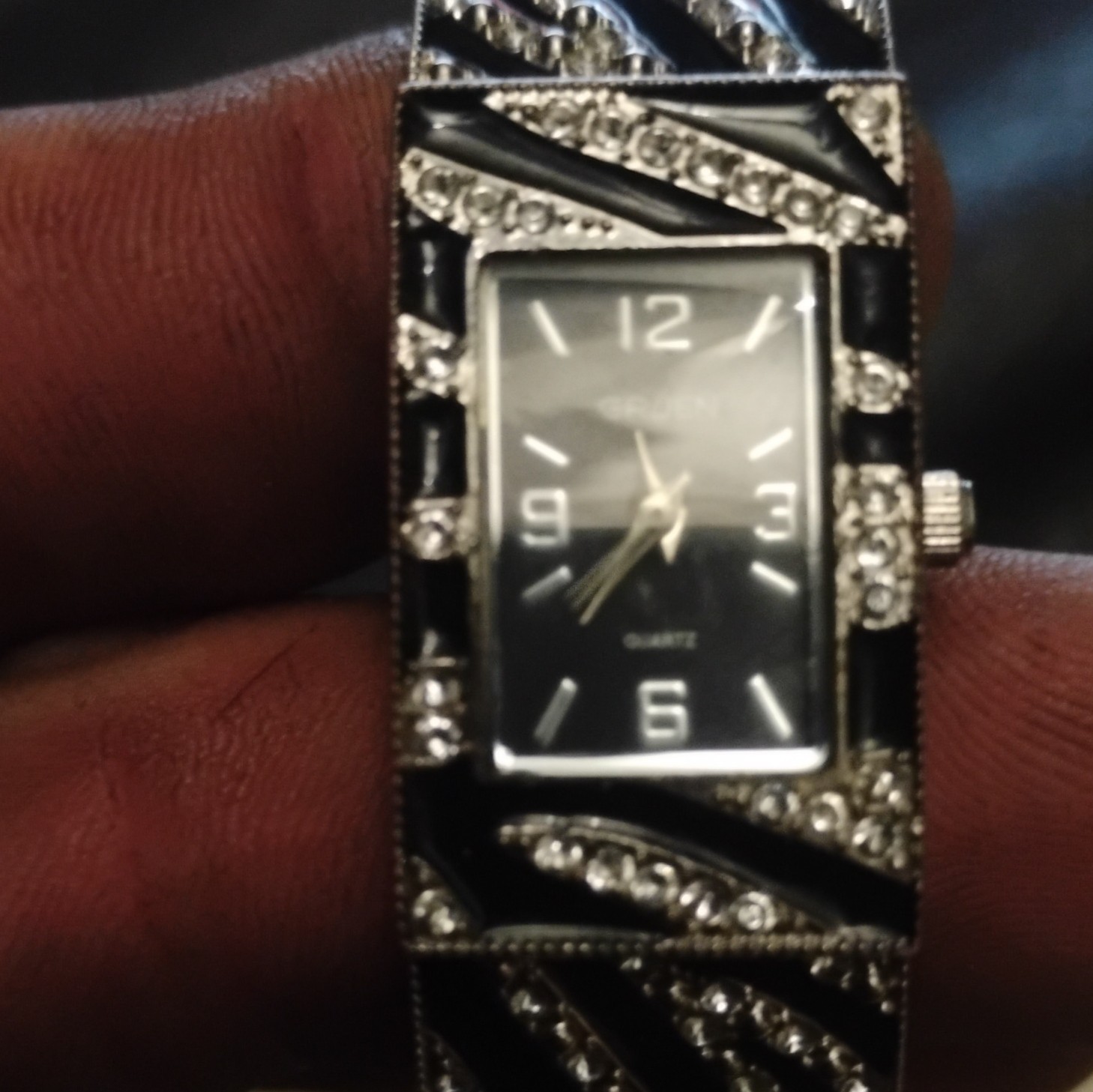 Women’s Quartz Analog Dress Watch Silver Rectangle Case Black Dial Bracelet