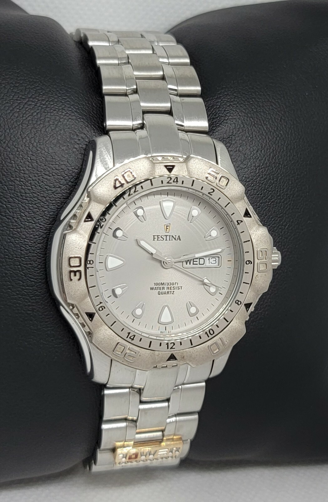 Mens Festina Tower Automotive Round Silver Tone Gray Dial Analog Watch 8811 E9