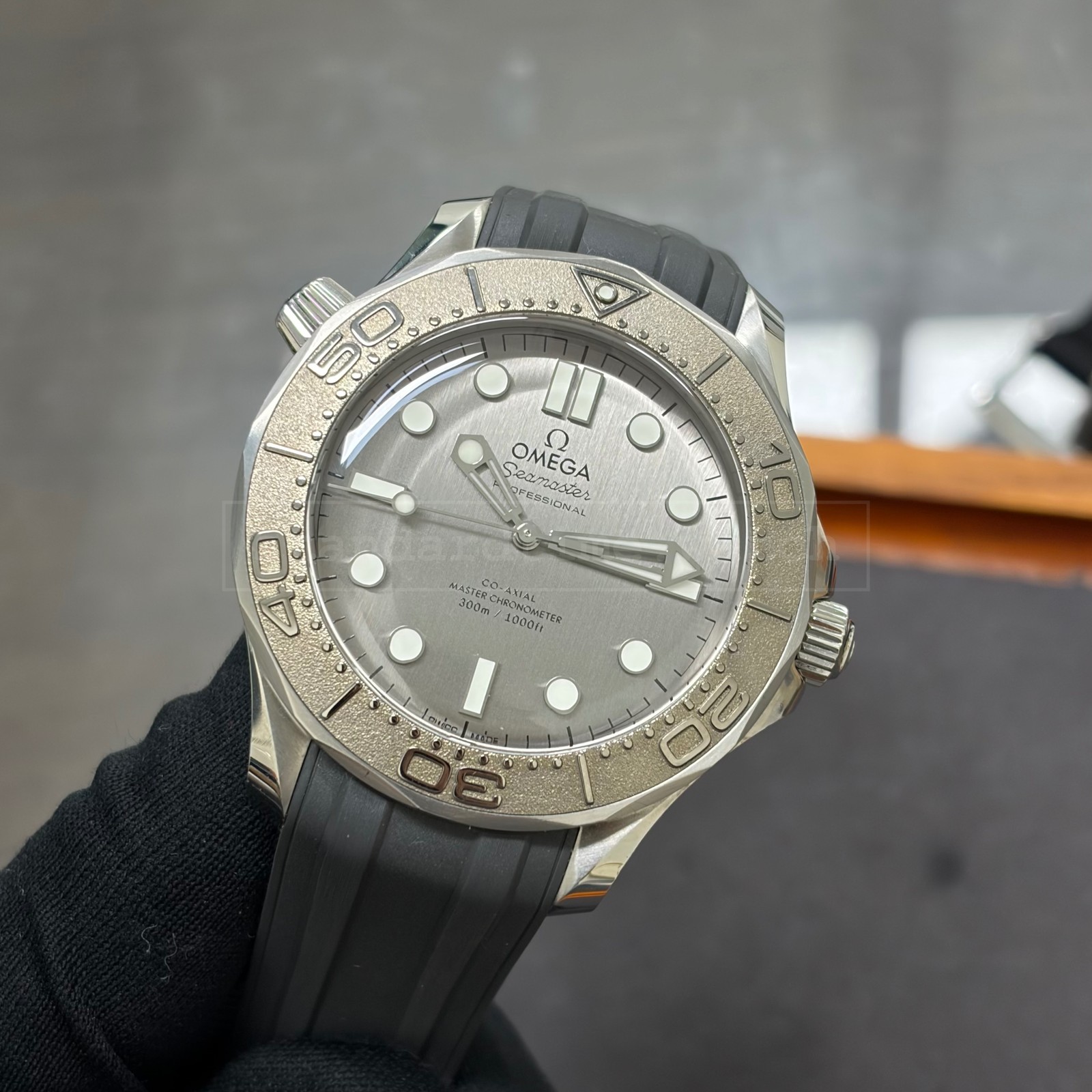Omega Seamaster Diver 300 M 42mm Gray Dial Ref 220.12.41.21.03.002 Diver 300m Ti
