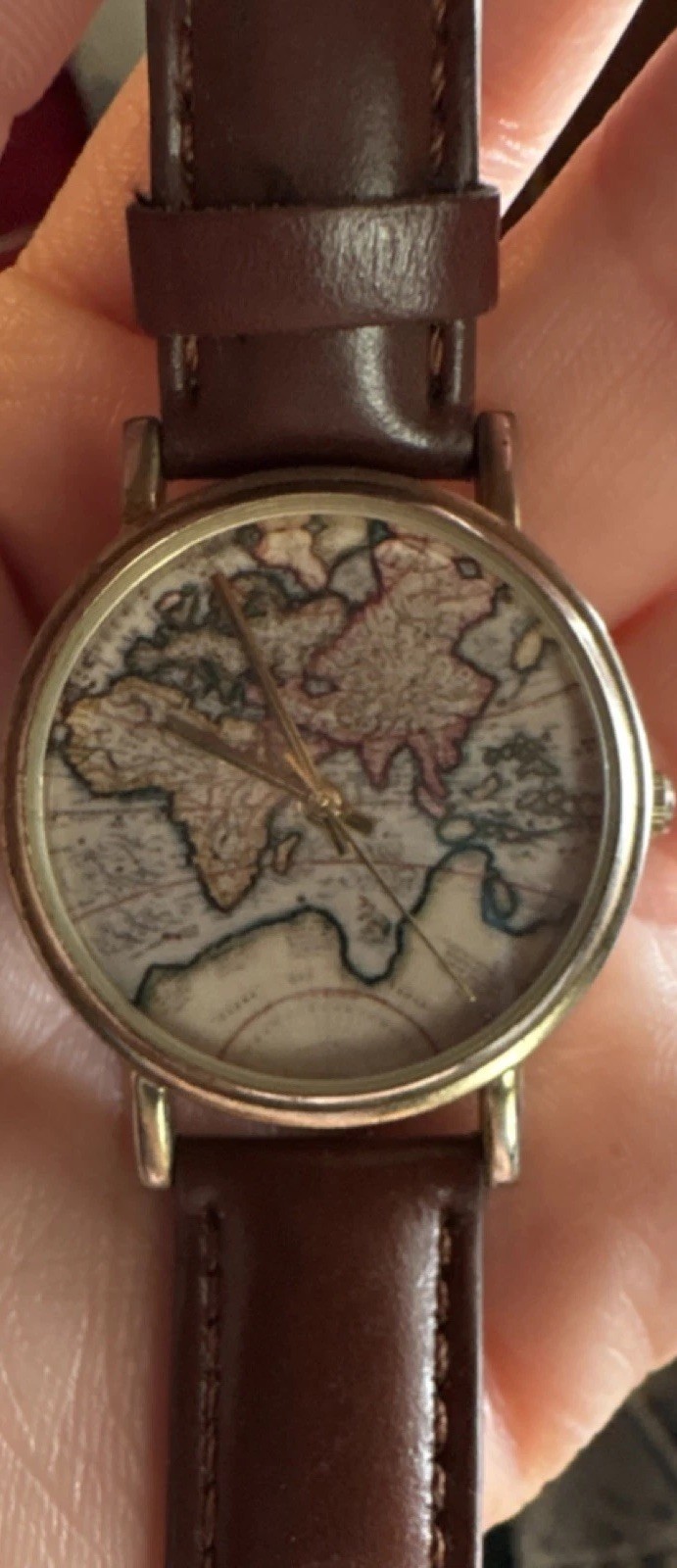 Women’s World Map Dial Analog Wristwatch Brown Leather Strap