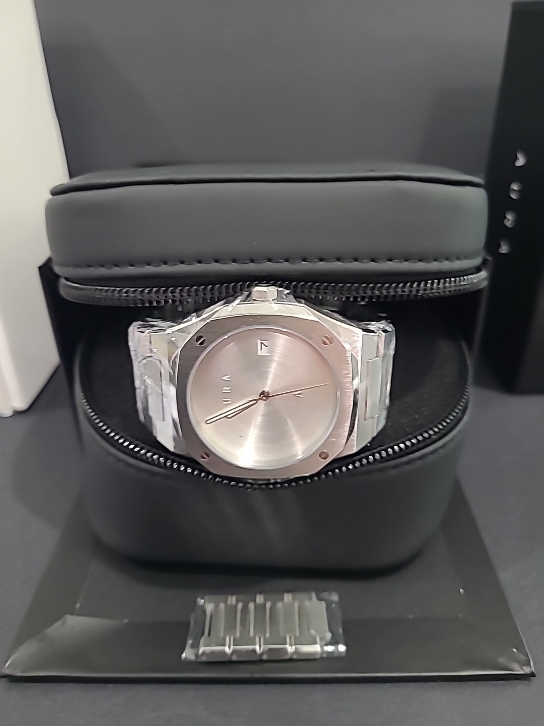 AURA Automatic 1023: Steel Watch 40mm. Seiko NH35A Self-winding w/ Date