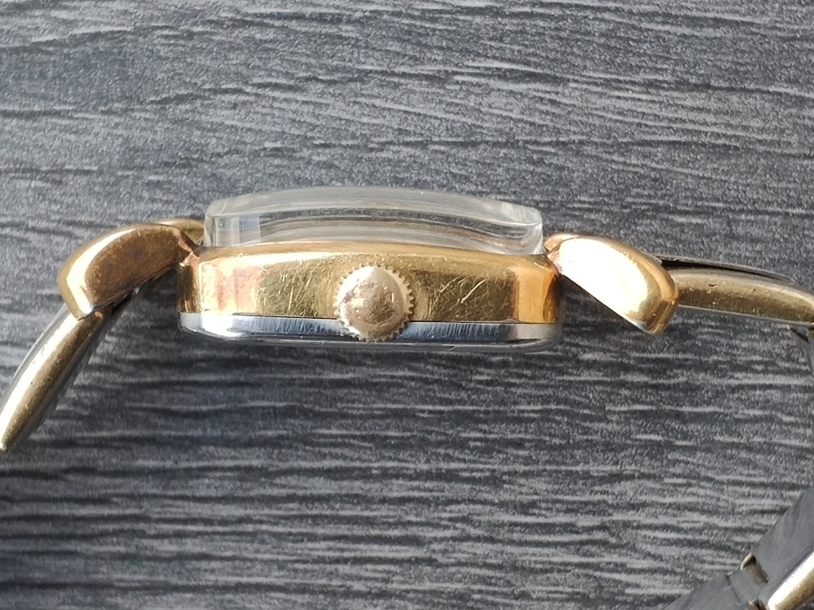 Vintage men’s amazing tear drop lugs UMF Ruhla hand-winding watch Expandro band