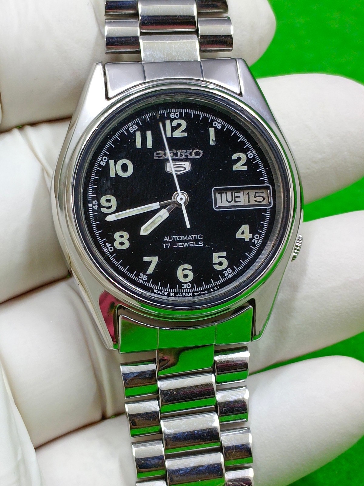 vintage SEIKO 5 watch Automatic 17 Jewels Japan 7009-6001 Day / Date Indicator