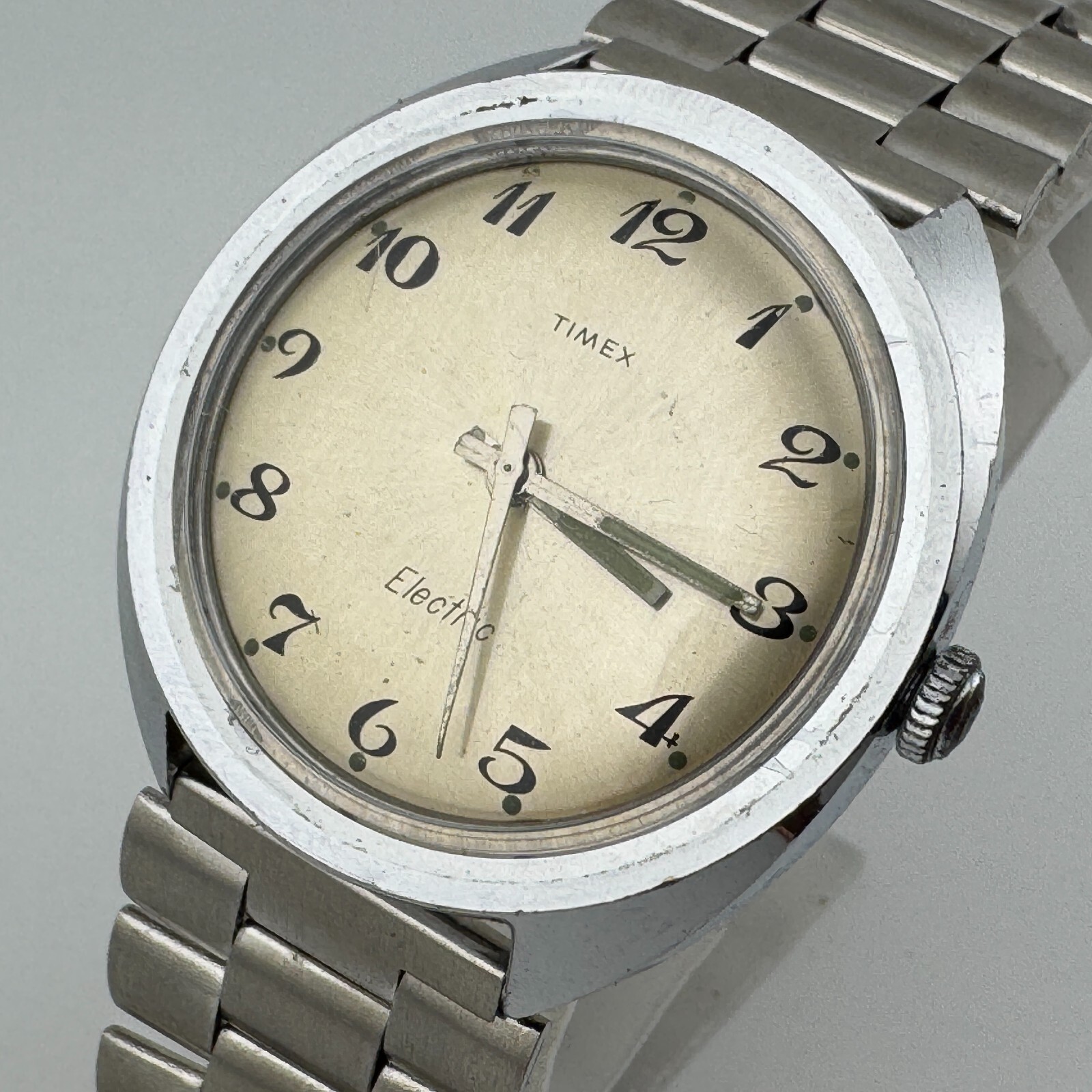 Vintage Timex Electric Watch Men Silver Steel Band Analog New Battery 7.75″