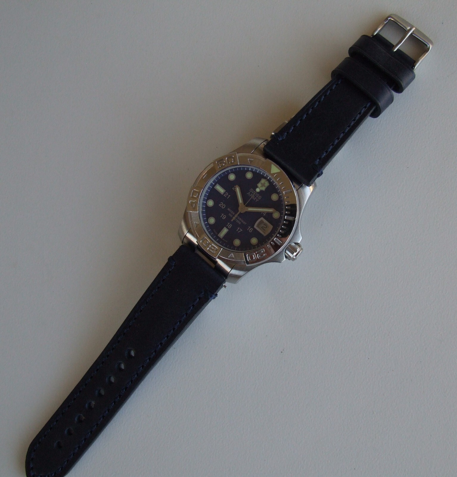 SWISS ARMY Men DIVE MASTER 500~BLUE Dial~43mm~SS BRACELET+New Leather Strap~NICE
