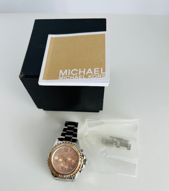 Michael Kors Rose Everest Womens Chronograph Watch MK-5870 New Battery