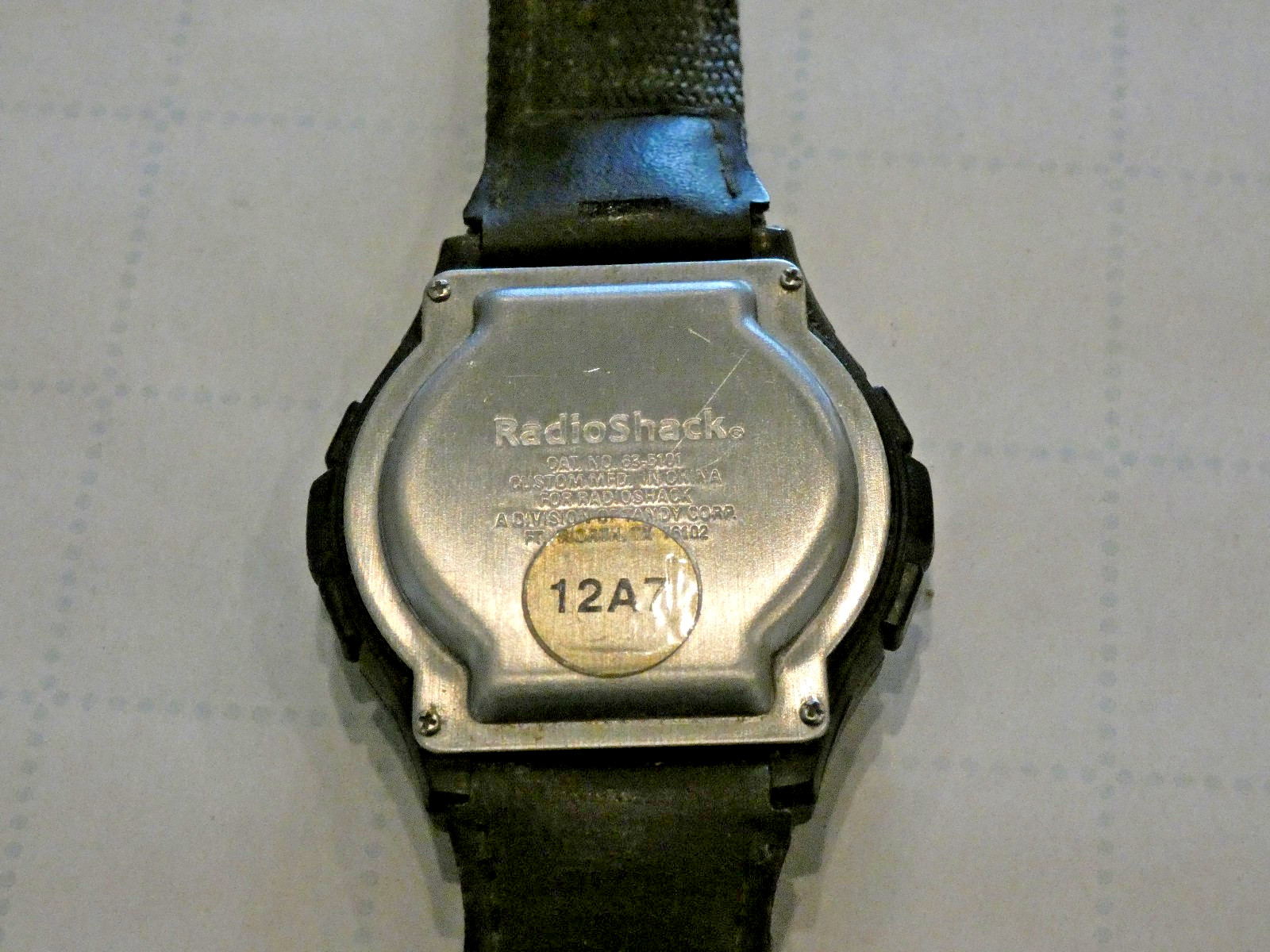 Radioshack vibration watch 63-5101 black leather and nylon band