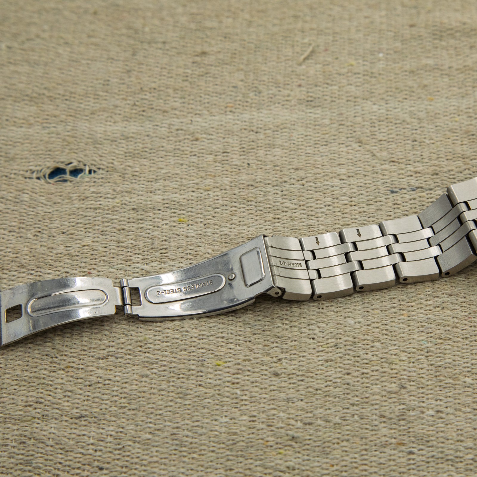 Seiko Reverse Panda Quartz Chronograph Watch – 8T63-00W0