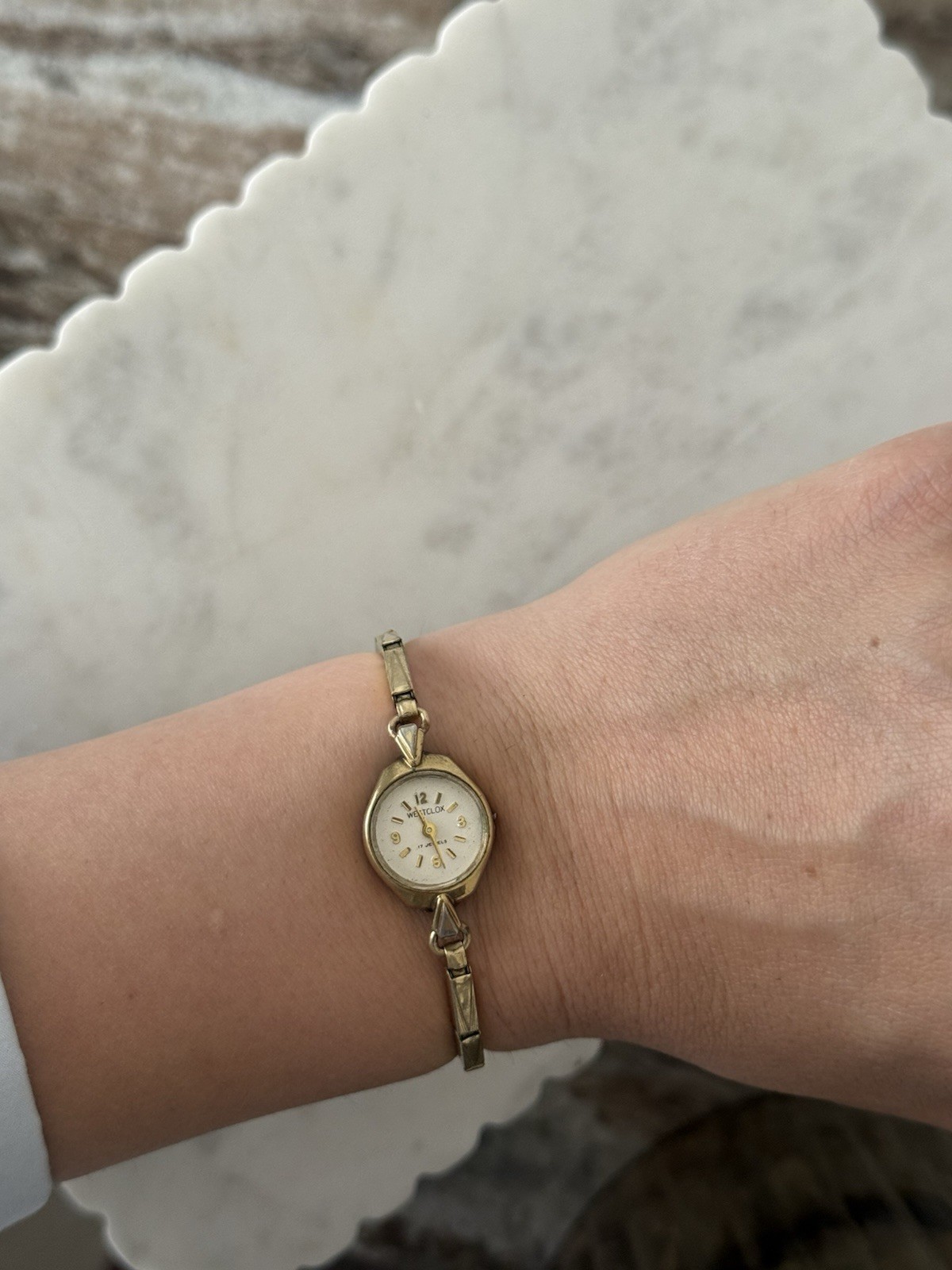 Vintage Women’s Dress Watch Gold-Tone Bracelet White Dial Manual Size S/M