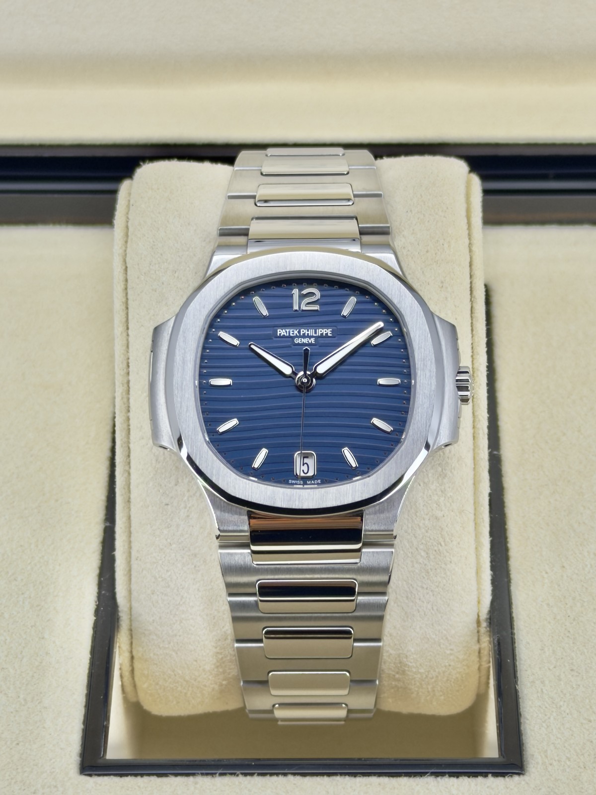 Patek Philippe Ladies Nautilus 7118/1A-001 Blue Opaline Dial 2020