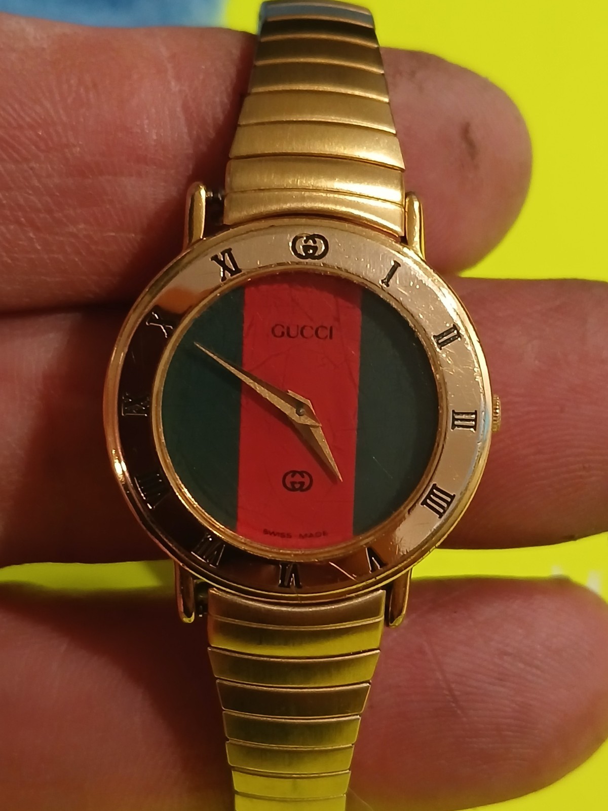 Rare Luxury GUCCI 3000 L gold Casual & sporty Outfits Watch Swiss 80’s ladies