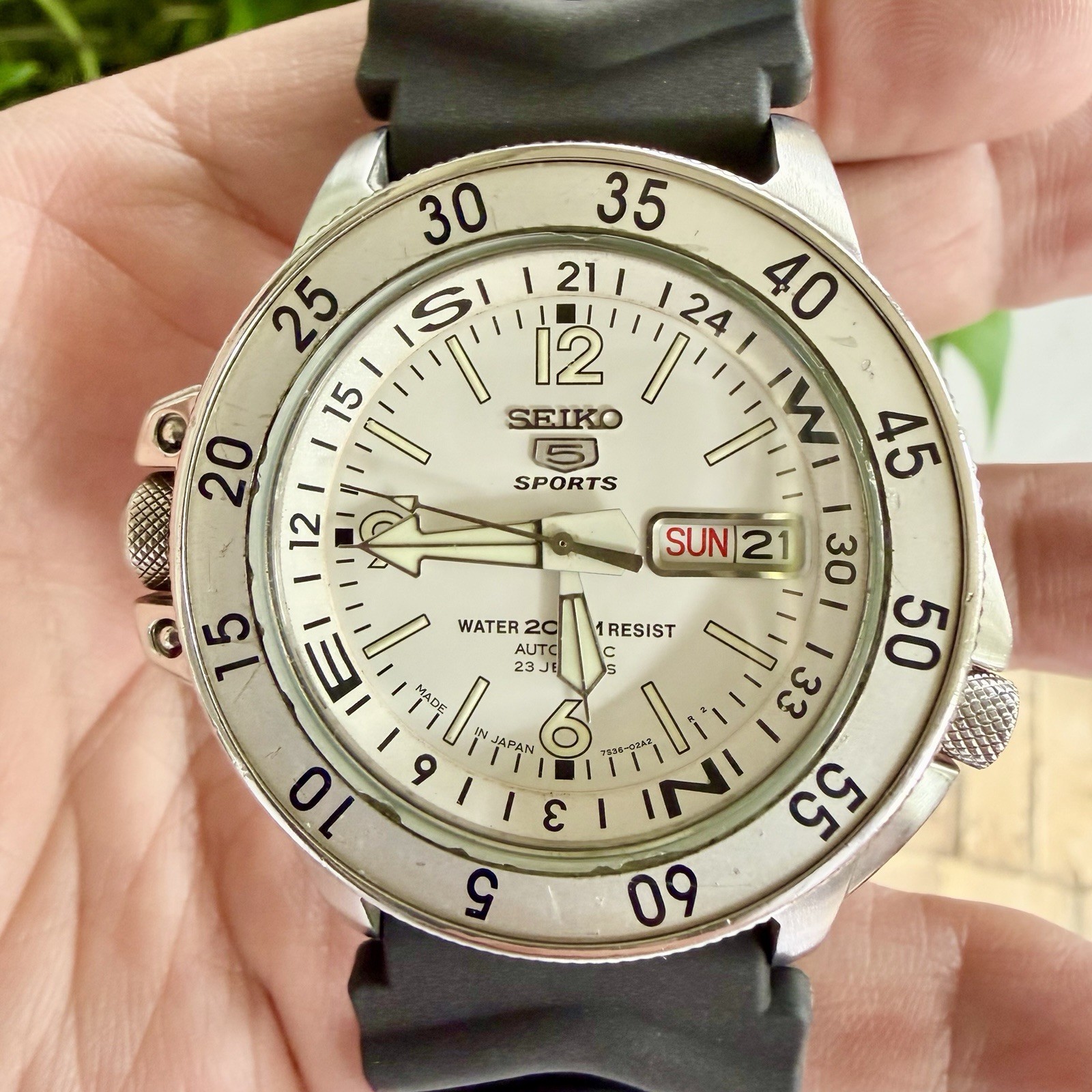 SEIKO 5 Sports Automatic Watch Steel 7S36 Atlas Compass Landshark White RUNS!