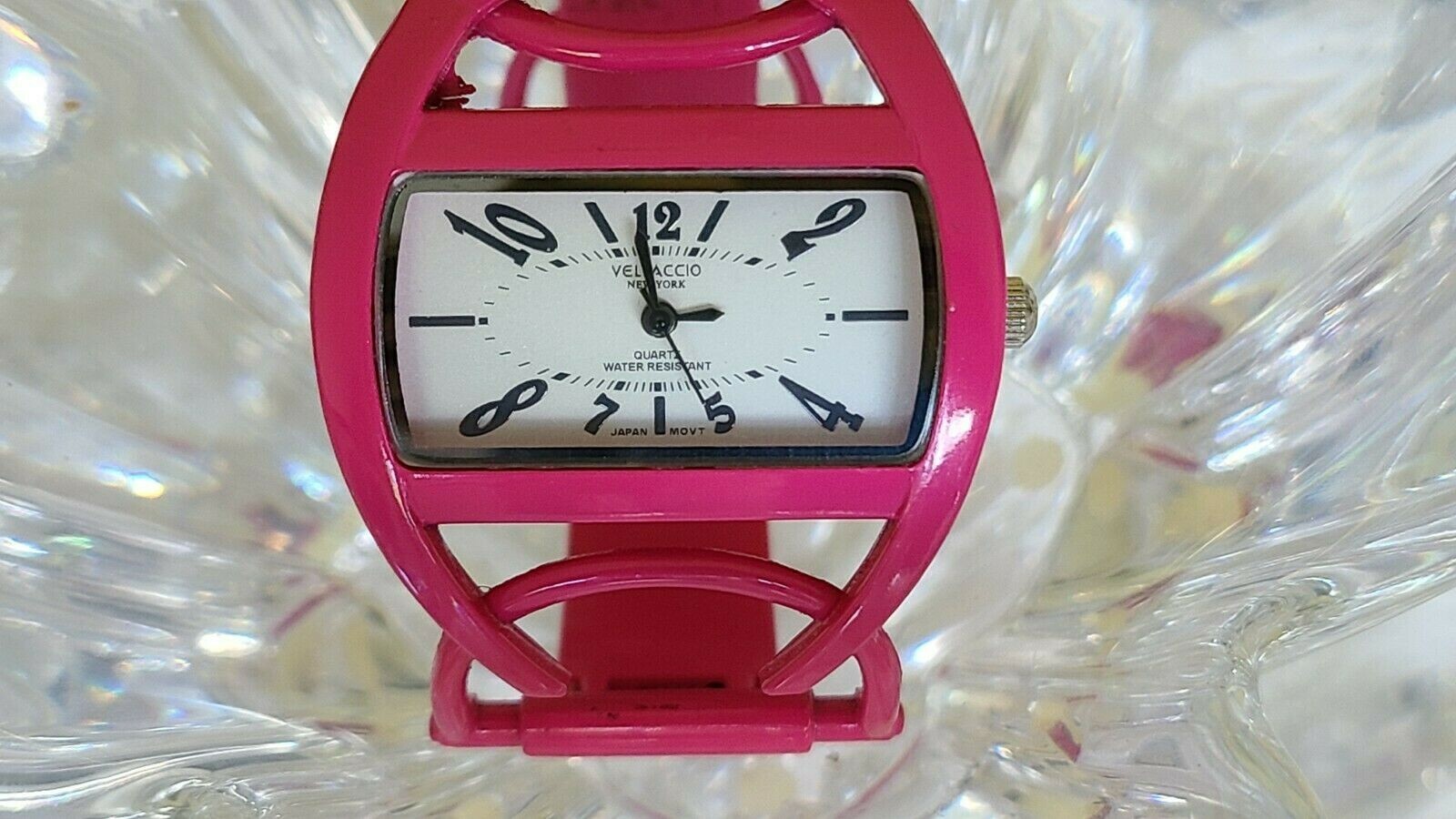 Vintage VELLACCIO New York Quartz Cuff Bracelet Pink Metal Women’s Watch (910)