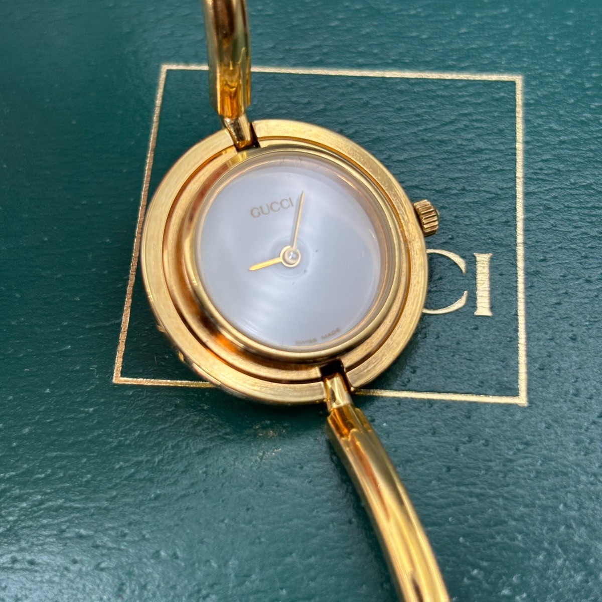 [Near MINT] GUCCI Change Bezel 11/12.2 Gold White Quartz Ladies 11 Colors Watch