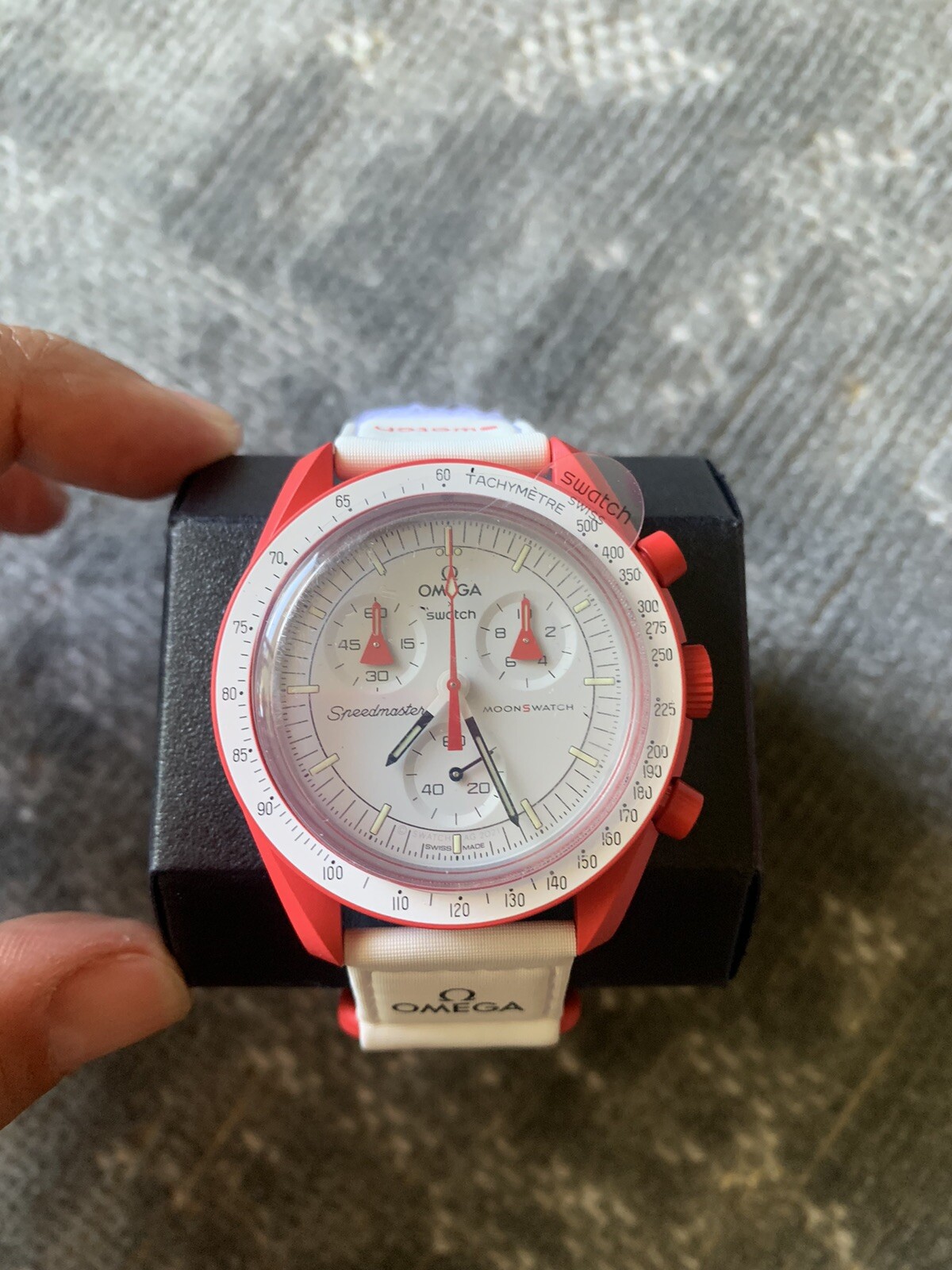 Omega x Swatch Mission to MARS Unisex Adults White Watch – SO33R100