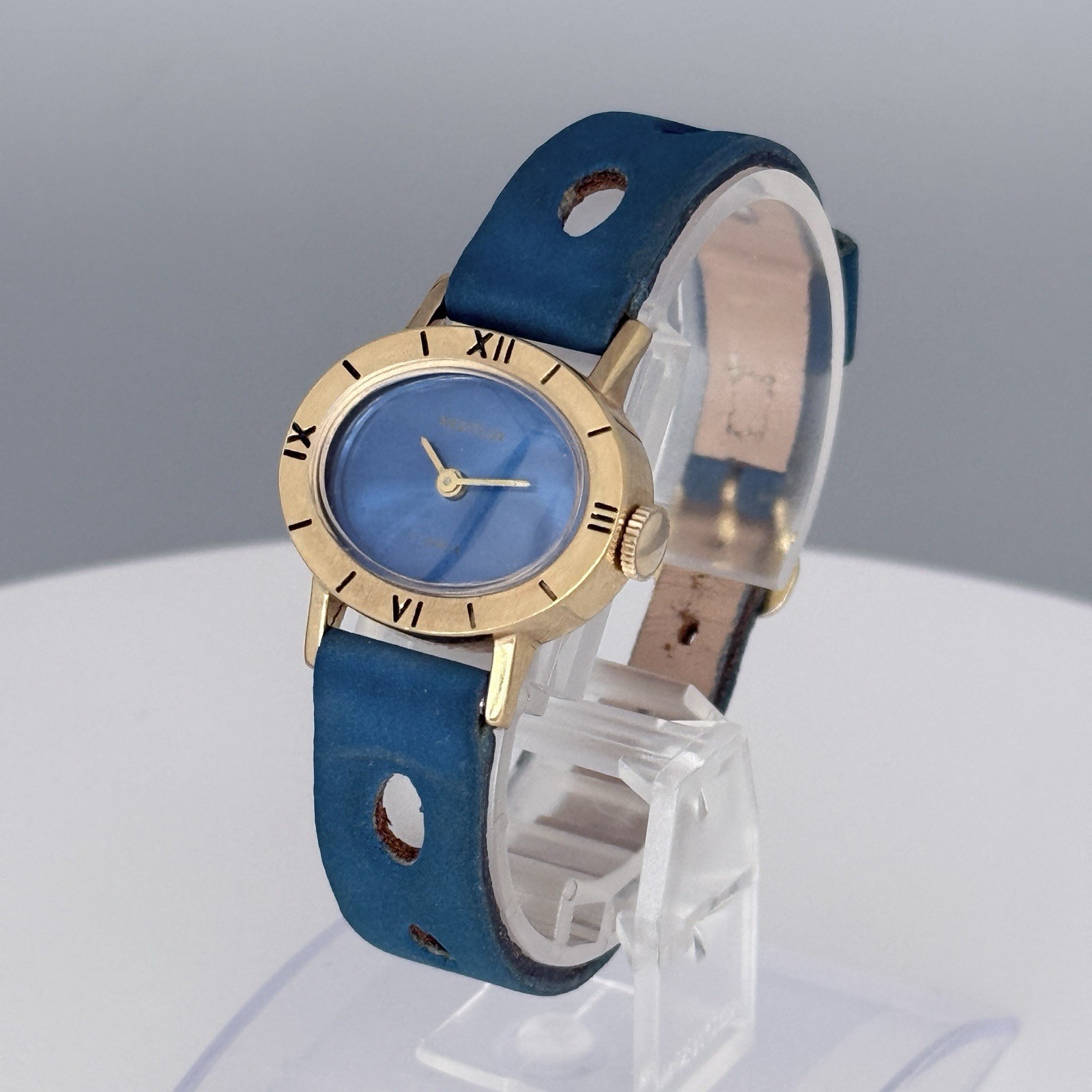 Westclox Mechanical Watch Blue Radial Satin Sunburst Dial 17J Mid Century Oval
