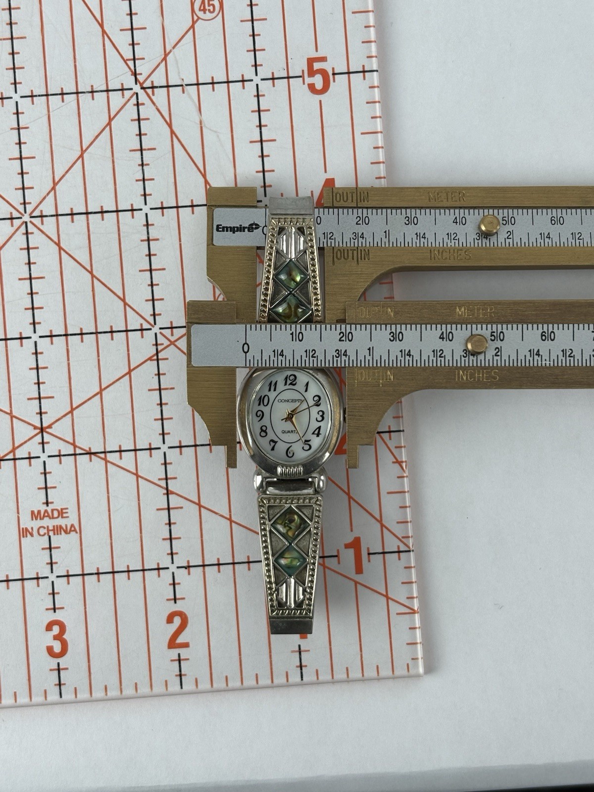 Concepts 23mm Silver Tone Quartz Watch w/Abalone Inlay Bracelet & New Battery