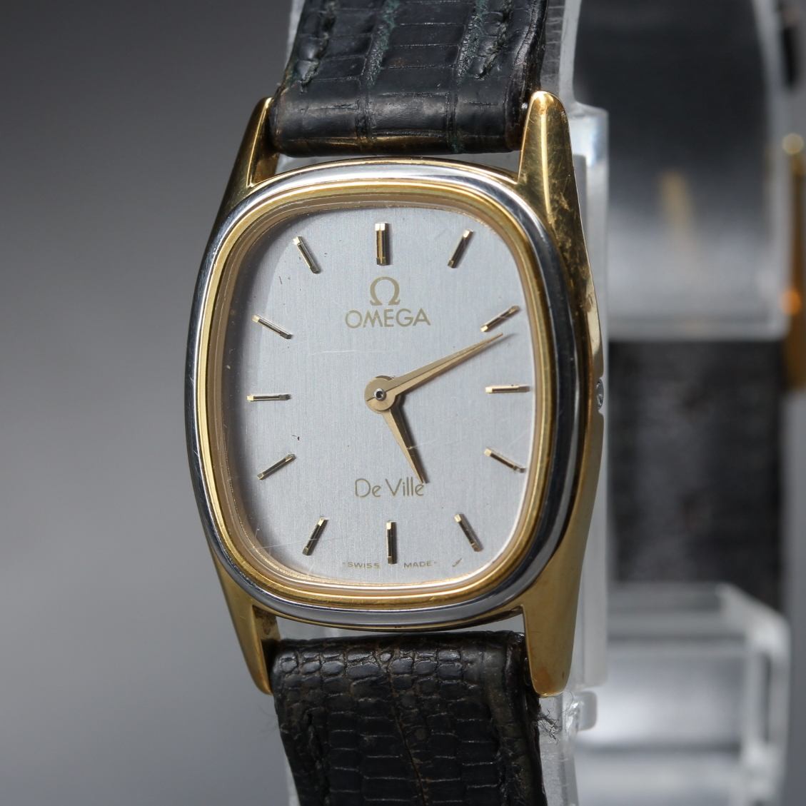 Vintage 1984 OMEGA DeVille Cal.1387 Silver Satin Dial 19mm Ladies Watch New Batt