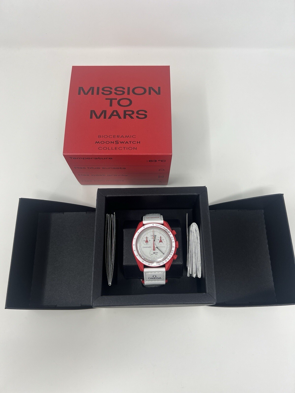 Omega x Swatch Mission to MARS MoonSwatch Unisex White/Red Watch – SO33R100