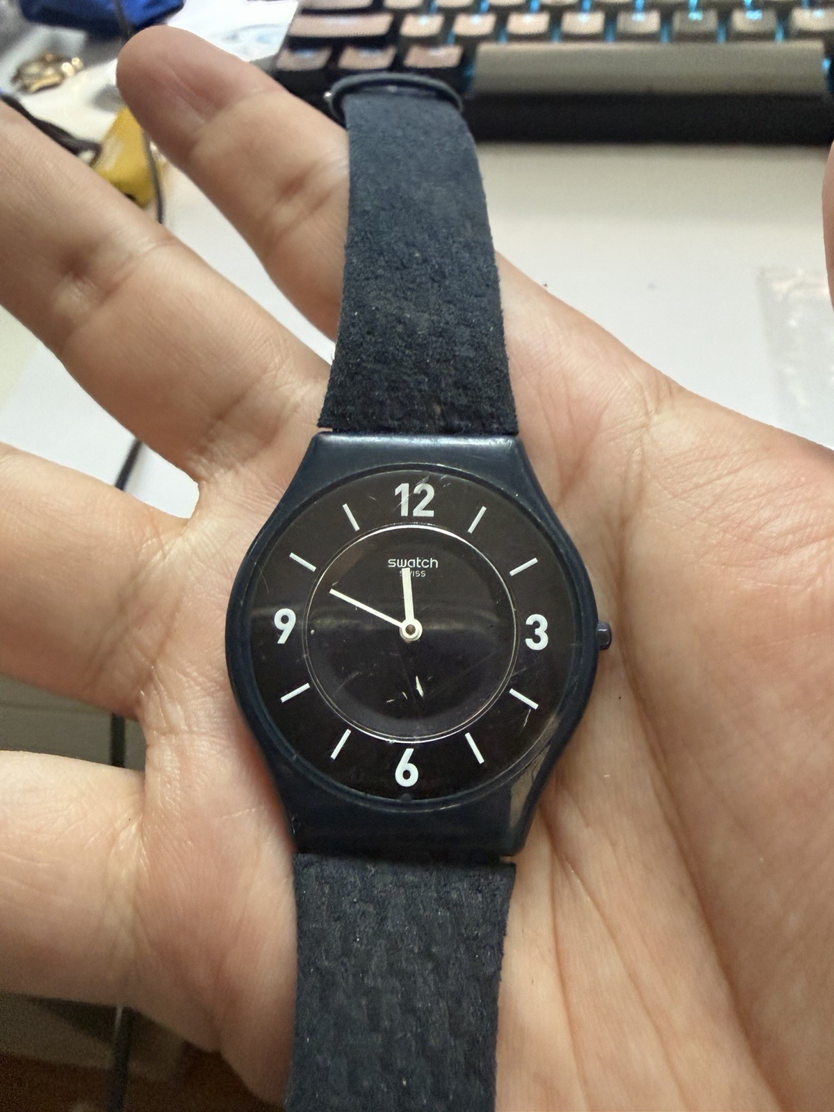 Vintage Swatch Skin Black Dial Ultra Thin Quartz Watch Untested For Repair Q19