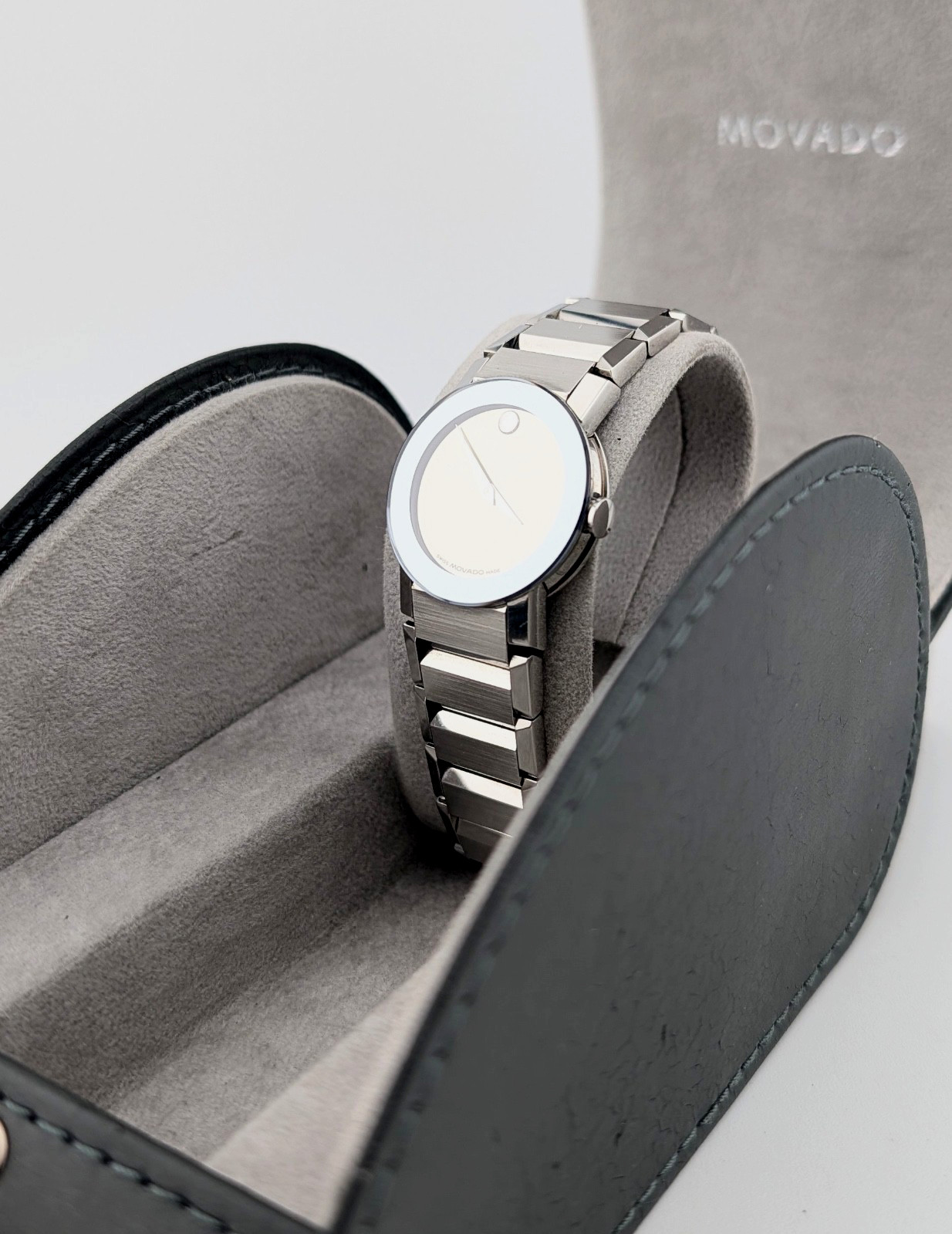 Movado Ladie’s Sapphire Mirror Bezel & Dial W/SS Bracelet Swiss ~ #84.G3.1852