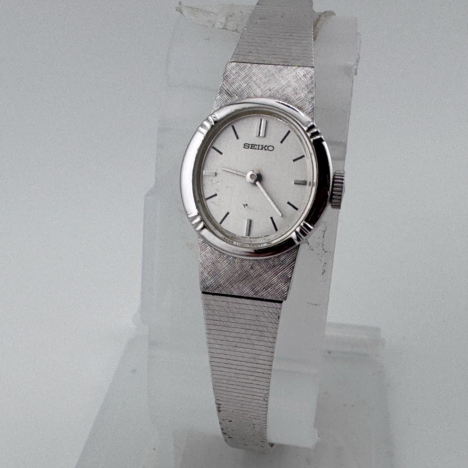 VTG Seiko Hand Winding Mechanical Watch 1100-5549 Women Silver 17 Jewels 6.25″