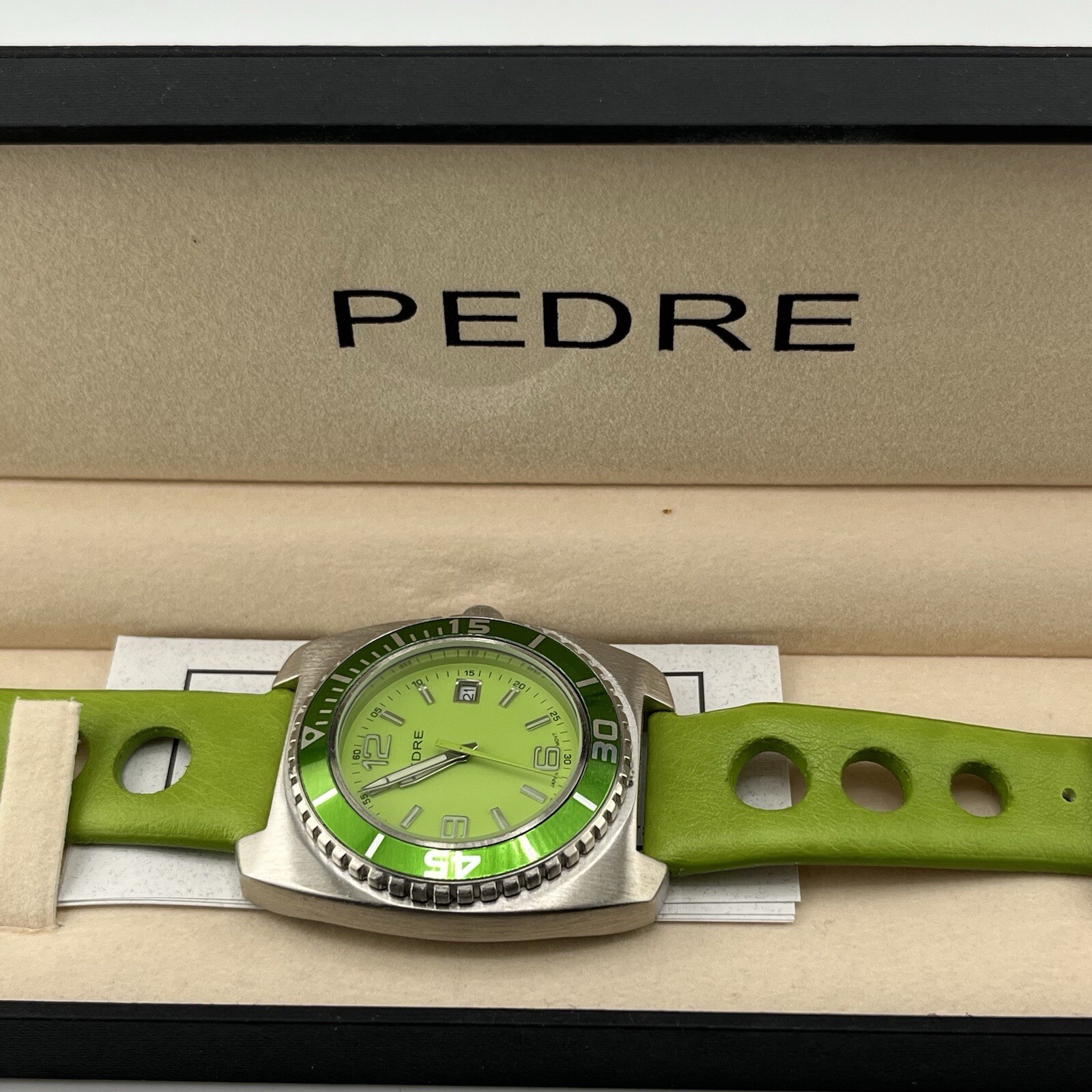 Pedre Since 1944 Women’s Quartz Wrist Watch Green