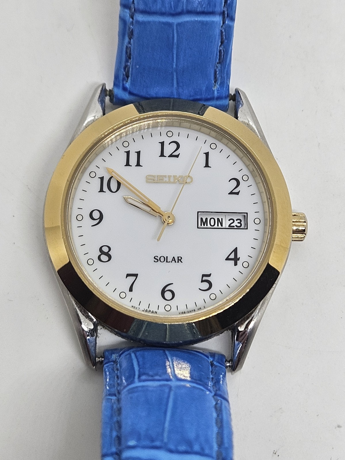 SEIKO ‘Solar’ Day/Date V158-0AB0 Men’s Wristwatch Watch with Blue Leather Strap