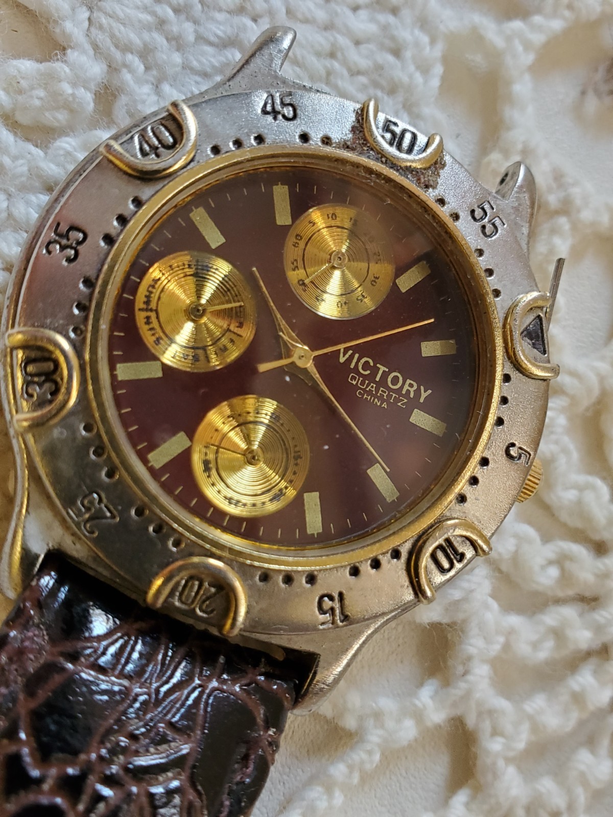 Vintage Men’s VICTORY QUARTZ WATCH