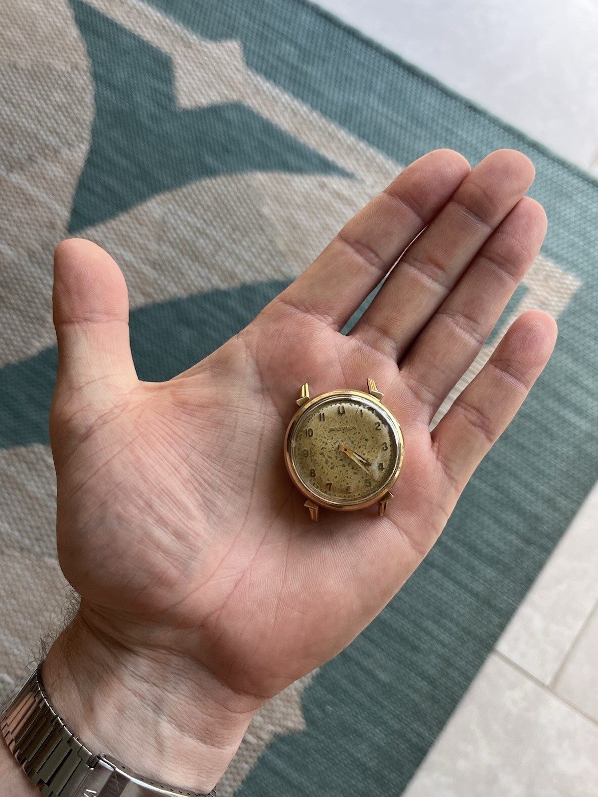 214 Accutron Ref. 2548 Wristwatch 10KT Gold Filled Bezel- For Parts (015)