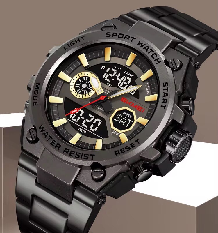 Men Watch Top Brand Men Military Sport Wristwatch Water Proof New Condition