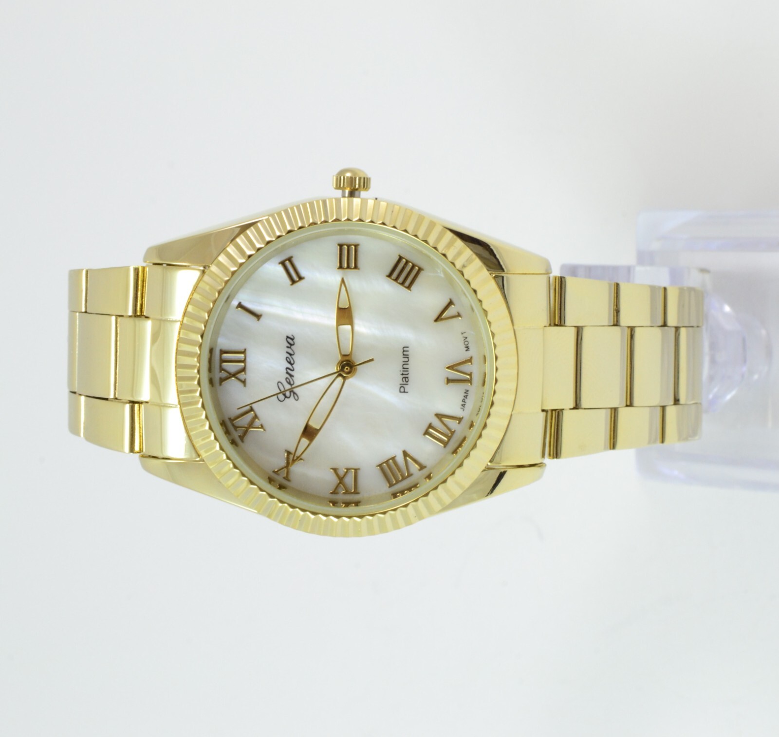 Classic Mother of Pearl Women Gold Round Wrist Watch Last one