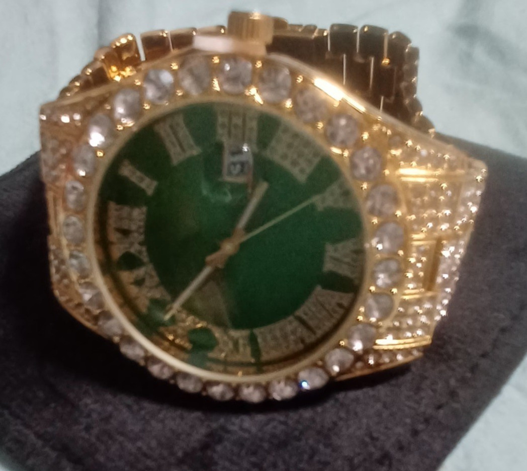 stainless steel gold Bracelet Wristwatch Green Dial Roman Numerals Date Quartz