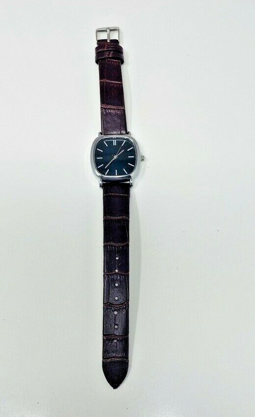 Men’s or Women’s Unisex Black Face Slim Design Fashion Quartz Watch, Brand New!