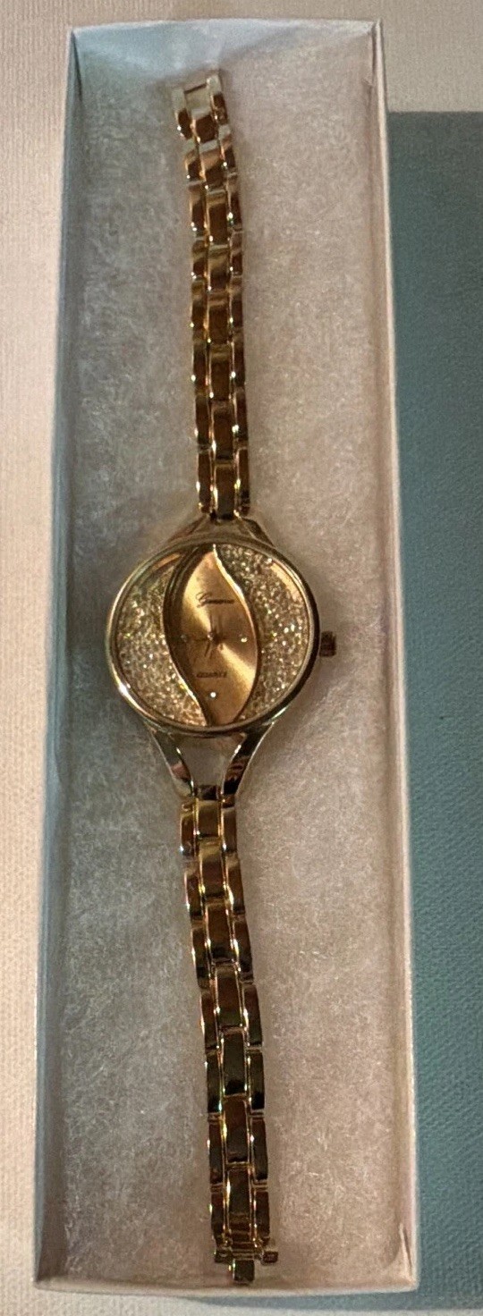 Women’s Quartz Analog Gold Tone Bracelet Watch