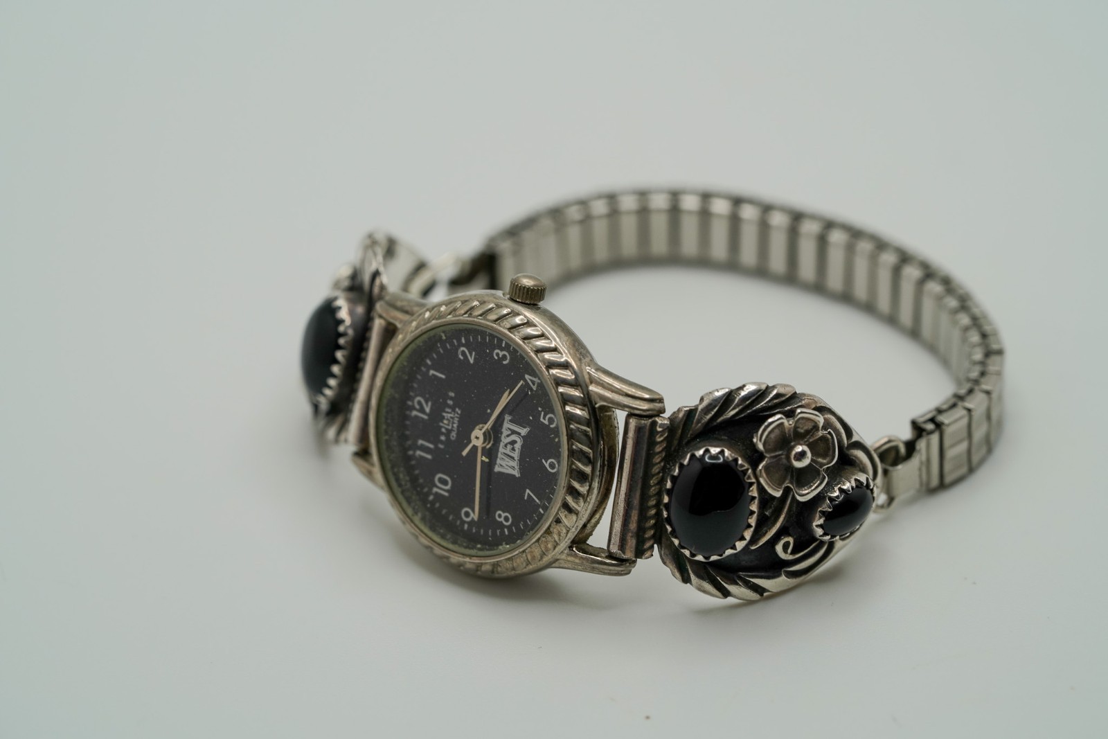 Vintage Express West Womans Watch Sterling Silver Navajo Onyx Watch Tips JB31