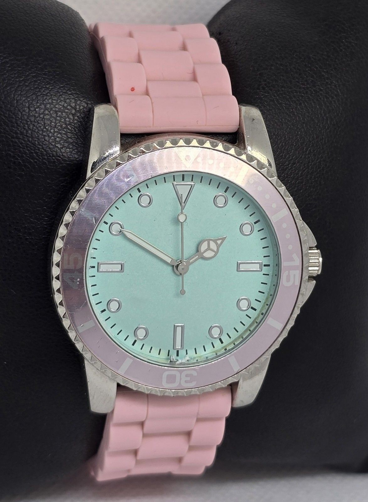 Women’s Stylish Round Silver Tone White Dial Pink Jelly Band Analog Watch 06