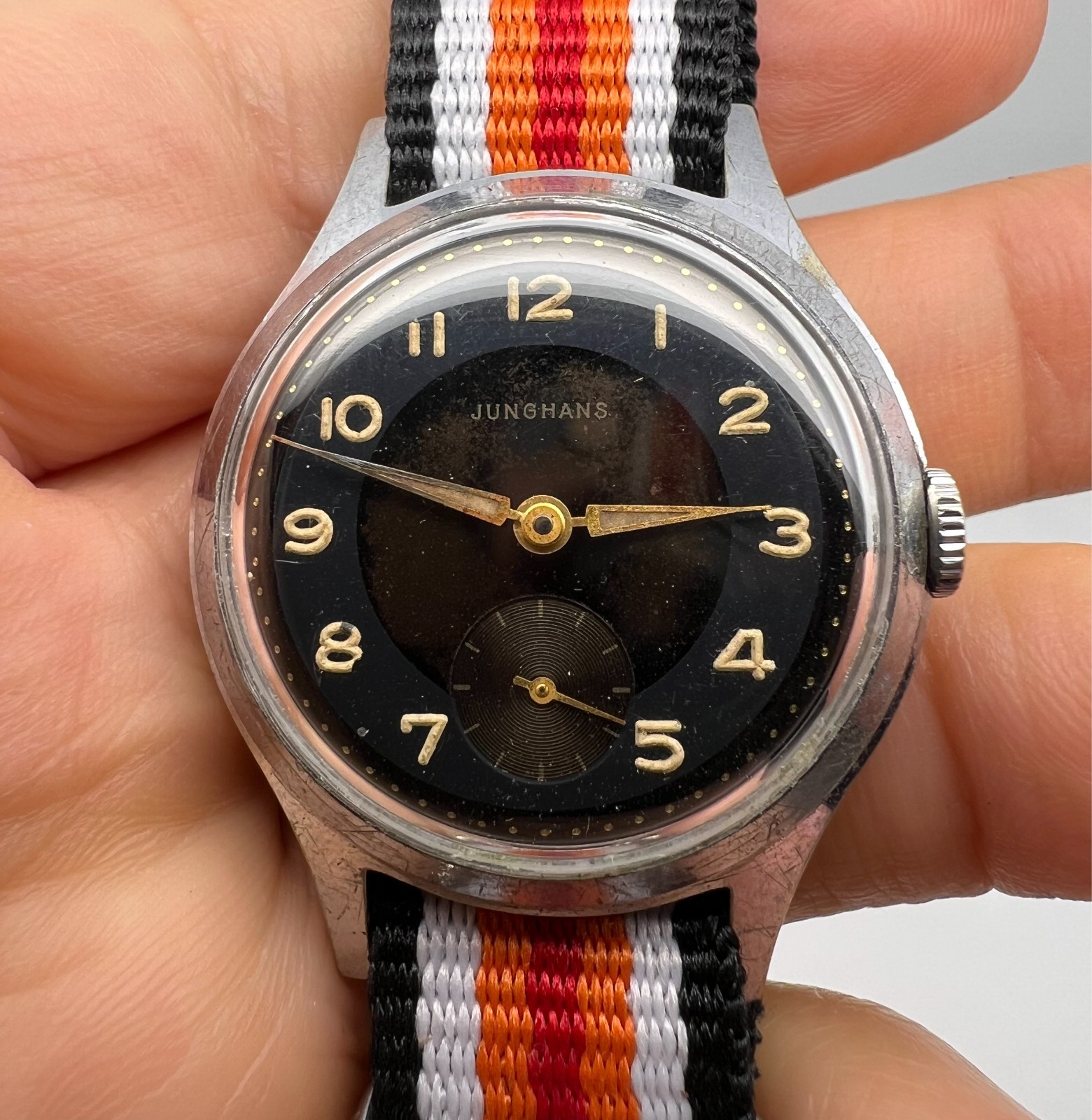 VINTAGE JUNGHANS BULLSEYE “MAX BILL “”MILITARY MENS WATCH 93 GERMANY ,,,